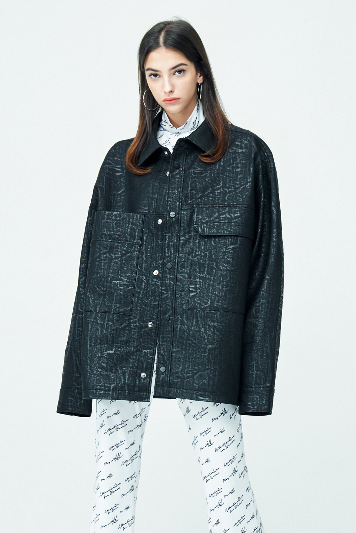 22FW01AW036 데님 라이크 오버핏 레더 셔츠 자켓 (블랙)